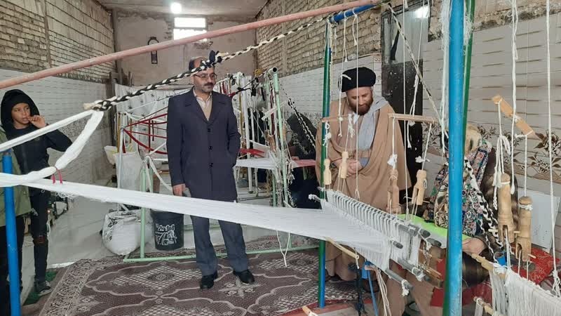 بازدید امام جمعه تربت حیدریه از کارگاه‌های صنایع‌دستی بانوان روستایی